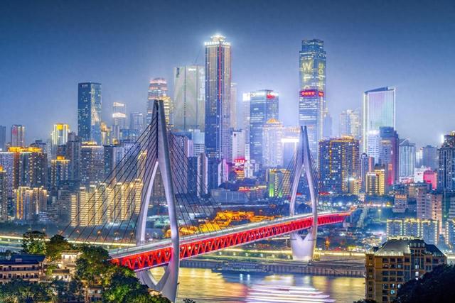 中国最大的工业城市，拥有40多座工业区，却发展出众多网红景点