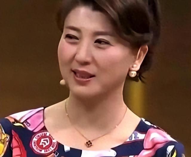 53岁晚节不保？踩着赵本山上位的闫学晶，终是为荒唐行径买了单