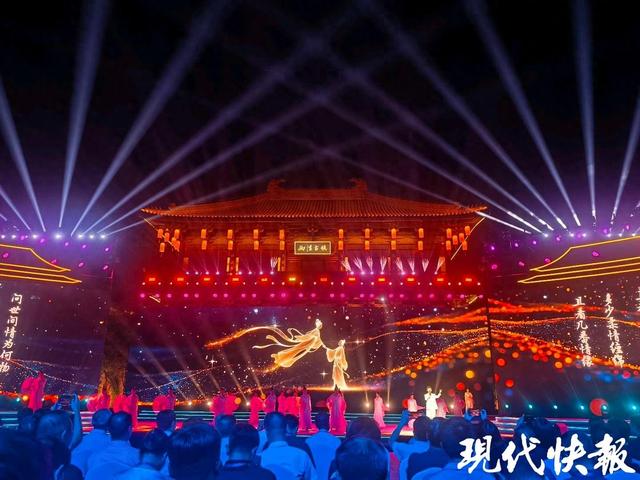 鹊桥上，东台西溪的人间模样