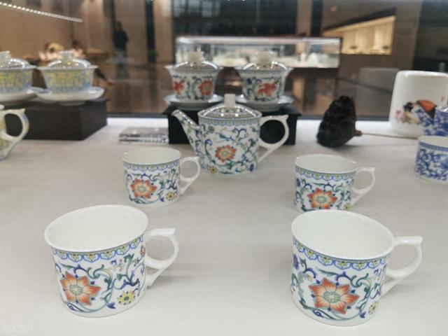 淄博陶瓷琉璃博物馆何以出圈：从“高冷”展馆到顶流文化地标