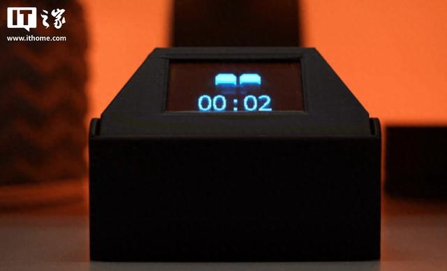 树莓派自制电子宠物，上班摸鱼它就“发火”！