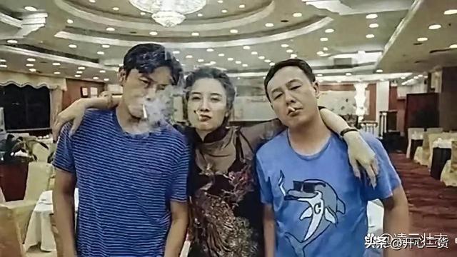 这张照片，估计宋佳就是花十万块，也想赶紧删掉吧。