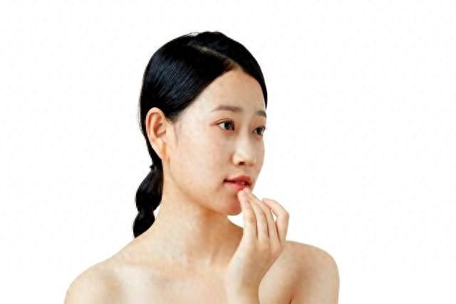 我采访了100个剩女，发现没碰过男人的女人，都有一个共性
