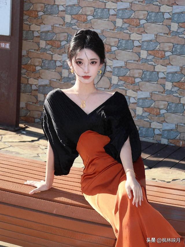 河北保定一佳人，172cm皮肤白到发光，身材也很顶级，太美啦