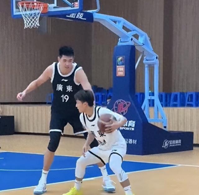 小兄弟对决破解版（115122广东全运队输球）