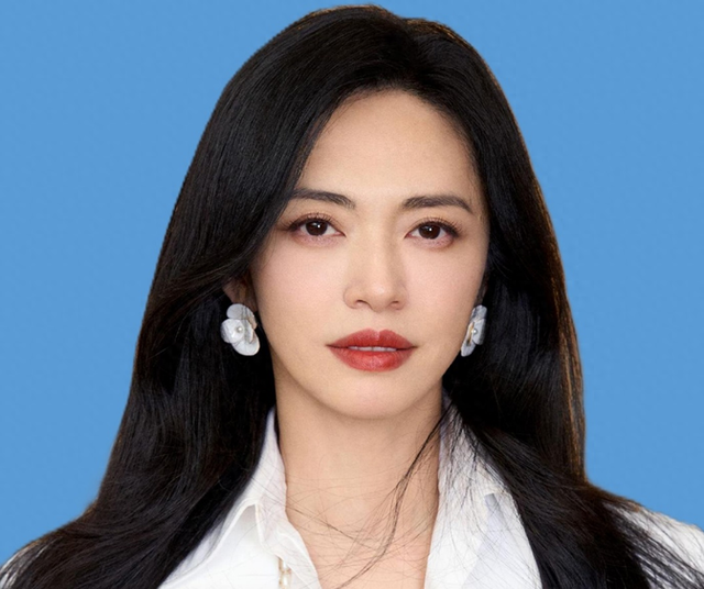 姚晨同志个人简历