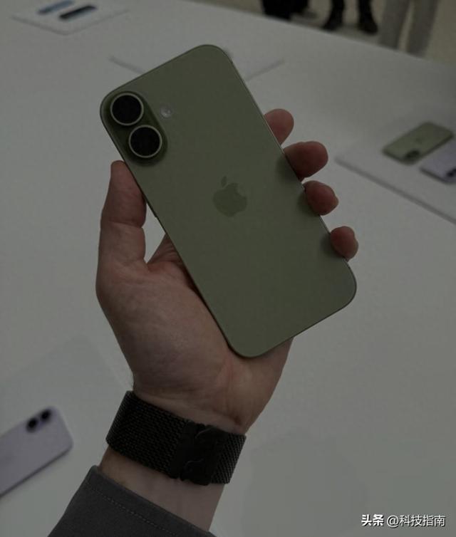 苹果突然降价求生，国行Air仅支持联通：华为笑了