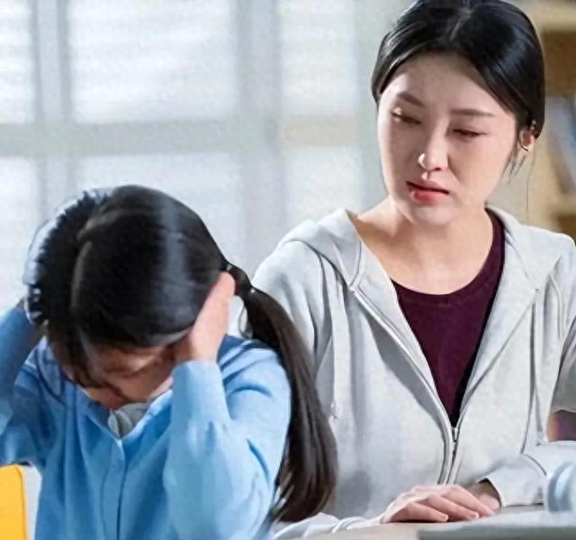 孩子抑郁后我才懂：最伤娃的不是离婚穷，是家有“严重内耗