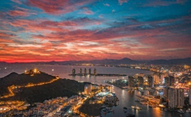 海南封关在即，三亚又要挤爆了