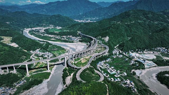 九绵高速通车在即 大九寨旅游环线贯通