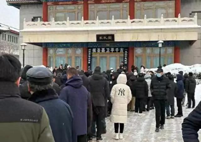 聂卫平葬礼背后：女儿连睡3小时	，一个90度鞠躬刺痛人心