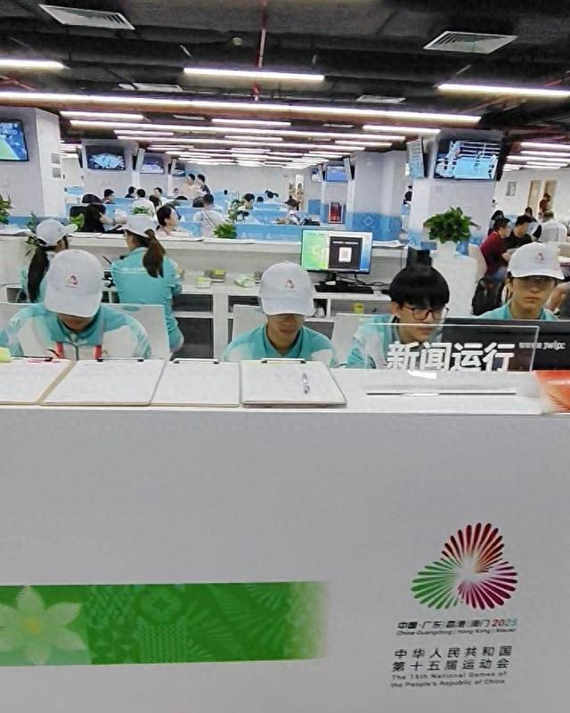 我的十五运小故事①丨记者节那天的交流