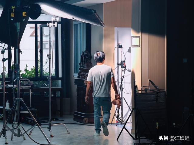 拍短剧这么赚？闲置地建基地赚 20 亿，带动周边生意，普通人也沾光