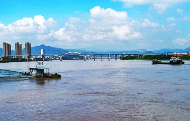 浙江“面积最大”的地级市，居然比4个嘉兴还大，不是温州、杭州