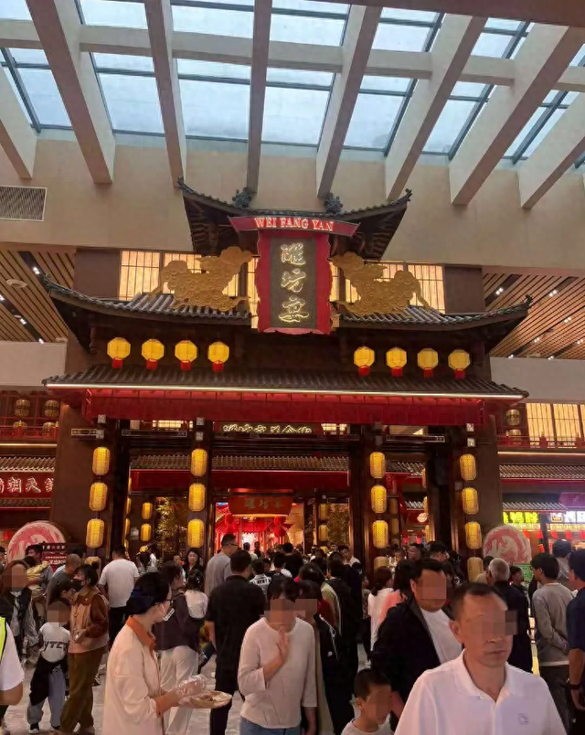 从“方便一下”变“玩上半天”，服务区何以成为打卡点