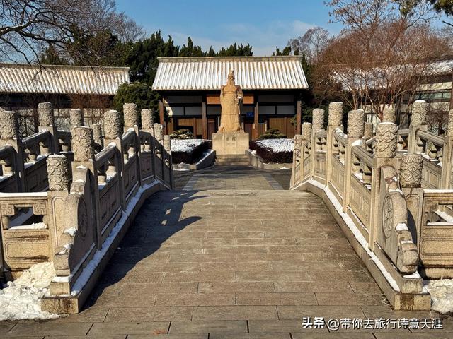 南京2026年第一场雪，梅花山、琵琶湖雪景