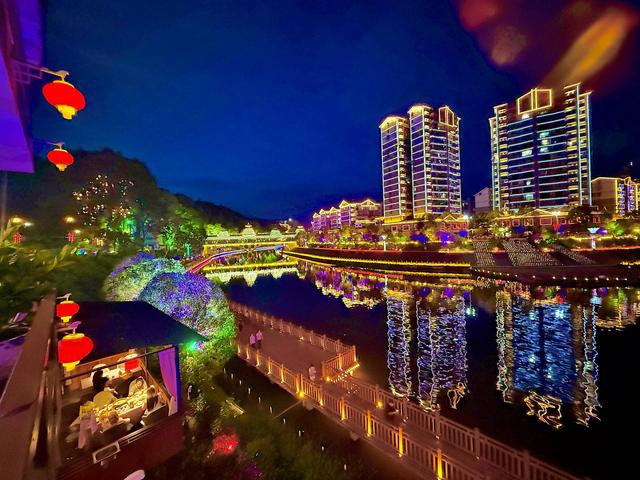 璀璨夜色迎盛会
