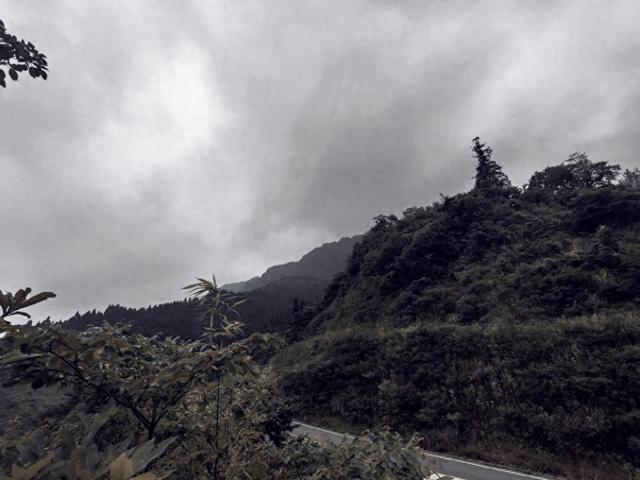 强子元：西干校师生邛崃遇险记