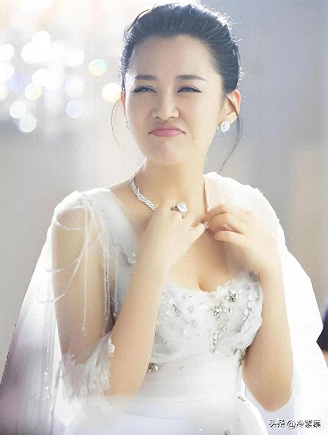 她一生 “风流成性、老少通吃	”	，撩汉无数，现如今56岁却依旧单身