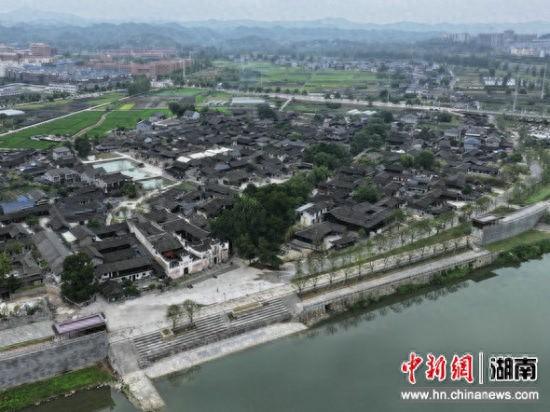 湖南怀化：旅发效应持续释放 荆坪古村热度攀升