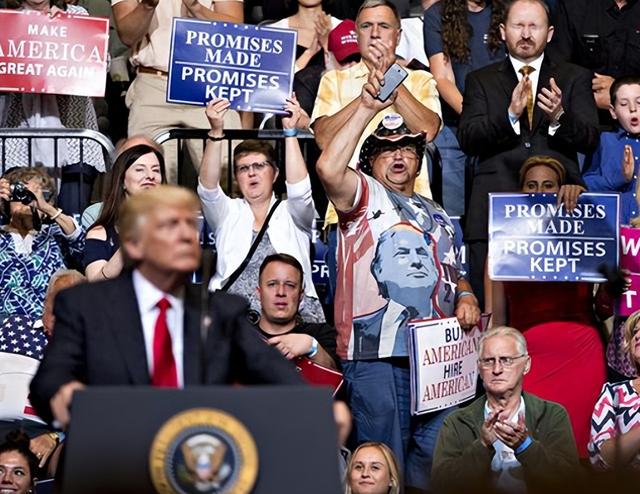 共和党败军之际，马斯克携巨资回归？民主党没想到特朗普可能要赢