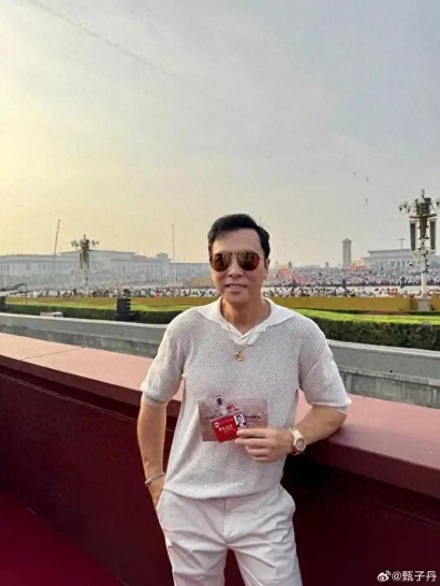 千亿总裁没去，多名员工却受邀出席阅兵观礼，这家公司凭什么？