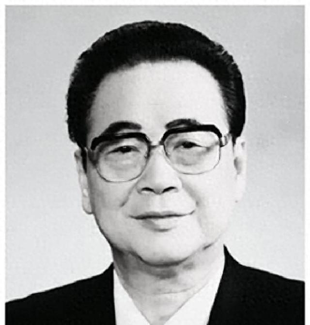 14年，李鹏坦白与周总理的真实关系：别人说我是他的养子，不正确