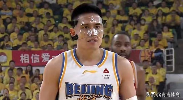 1分险胜！87-86绝杀复仇，北京男篮五人上双，赛场火爆
