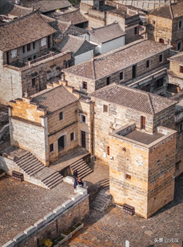 云南藏了个 “暖冬王炸”！20℃暖冬+万亩梯田，居然没多少人去？