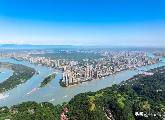 颠覆我认知的乐山，2 条高铁、8 条高速贯穿全域