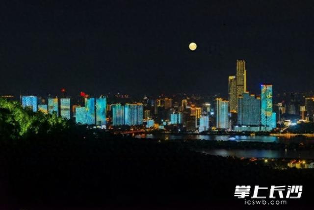 收藏！岳麓山四大赏月绝佳地，带你邂逅不一样的山间月色