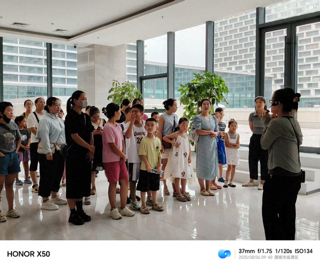 杜桥街道渭纺社区联合惠园社区开展研学活动：科技筑梦润童心 社区共育探未来 点亮科学梦想