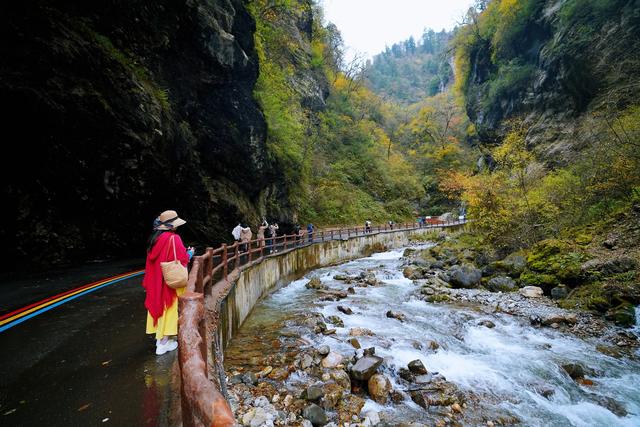 陇南游记：从山水秘境到溶洞奇观，再遇人间烟火