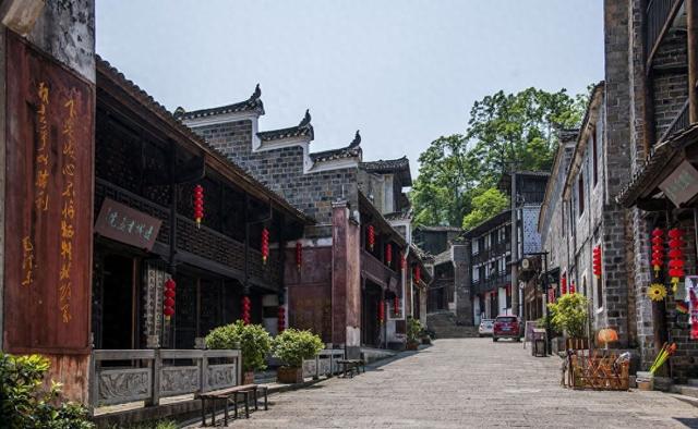 安徽有座冷门古镇，被誉为徽州版的“清明上河图”，不要门票