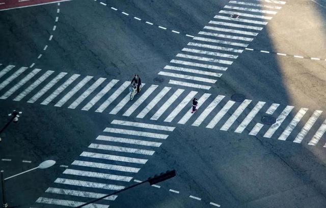 高德MAU8.9亿冲本地生活，用户怒了：我只想导航，不想扫街！