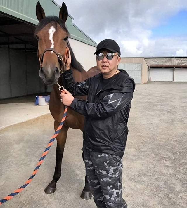 不查不知道一查吓一跳，坐拥北京60亩马场的于谦，私下到底有多壕