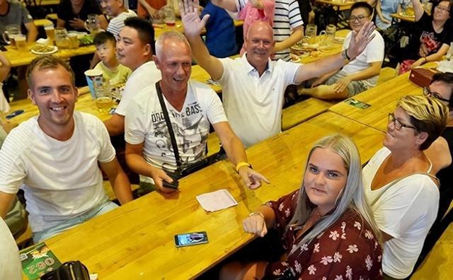 大批德国游客到访山东，打着旅游的“幌子”，其实是为了青岛啤酒
