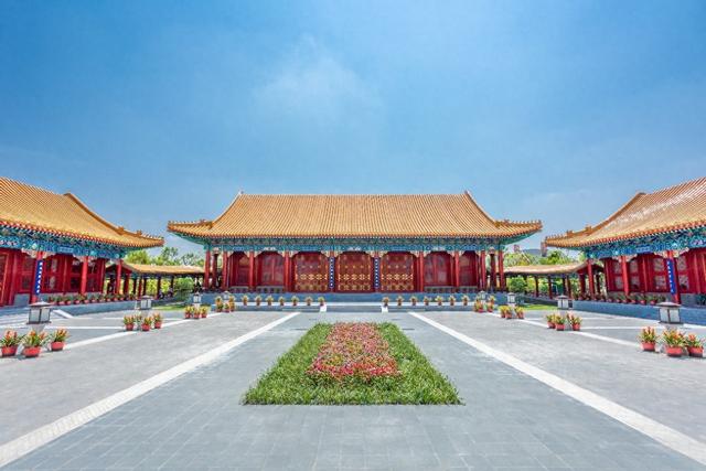 驻泰国大使张建卫探访华彬“仁寿殿” 点赞其成中泰文化交流标杆