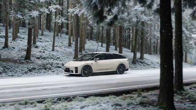 三季度遭遇滑铁卢，现金净流出加速的理想，何时重回巅峰？