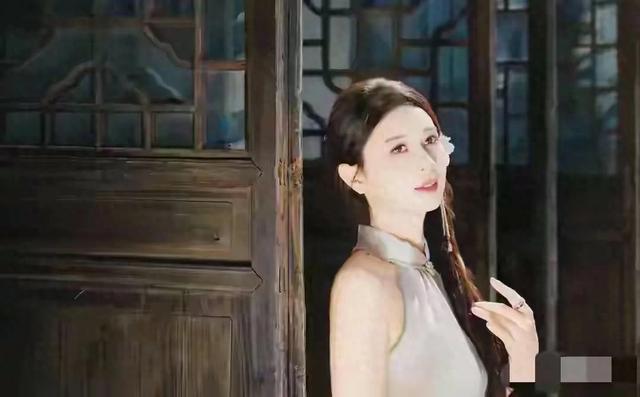 江苏徐州一校花仙姿玉色 堪称上帝吻过的容颜 美得让人移不开眼