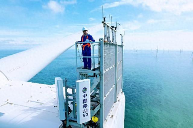 5g基站多少米建设一个（矗立130米高空覆盖50公里中国移动广西公司建成北部湾海上最高5G基站）