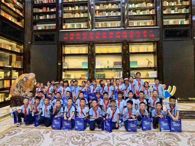 雁园街道：探秘科学巨匠 逐梦航天未来