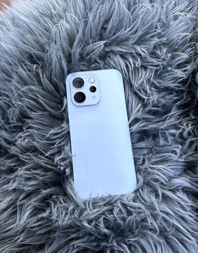 直屏手机竞争白热化，这款新机让我彻底告别配件焦虑