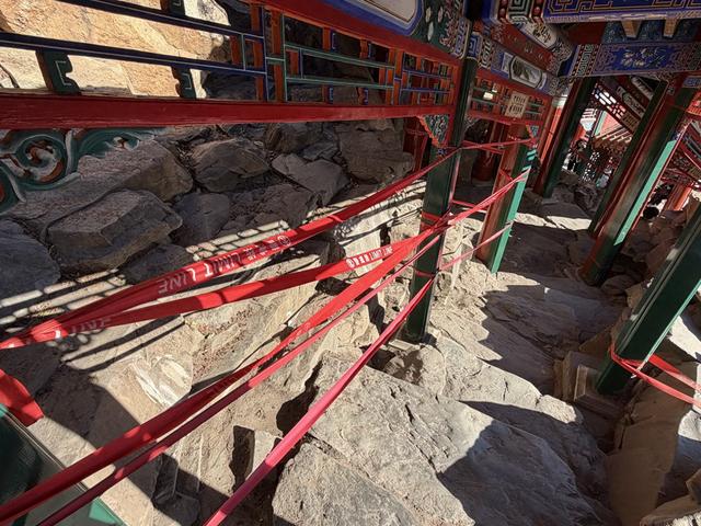 公园里的隔离带越来越多，如何阻止商拍又不影响沉浸式游览？