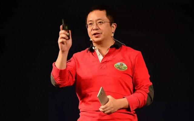 周鸿祎曝料：360智能眼镜本月推出 显示功能成核心卖点
