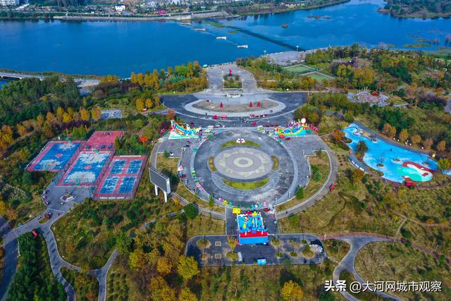 光山：秋深景更艳