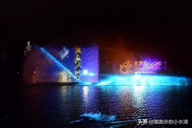 贵阳观山湖音乐喷泉：水幕为纸，光影为笔