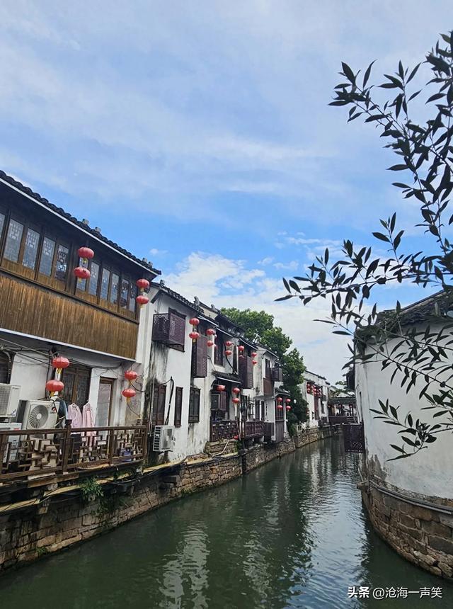 想你的风把你送到了苏州山塘街，唯美的画面令你陶醉一世