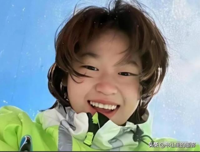 全红婵正式回归亮相！身材高挑颜值超级抢眼，留齐肩长发后大变样