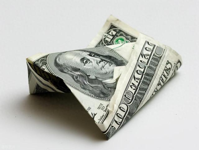 美元暴跌至四年低点！背后逻辑关乎你的钱袋子